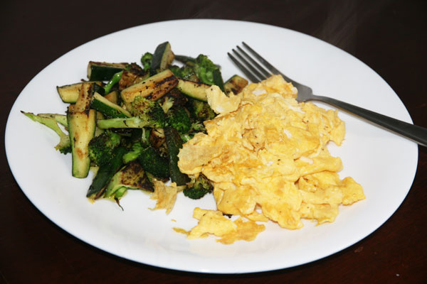 Scrambled-eggs-and-veggies